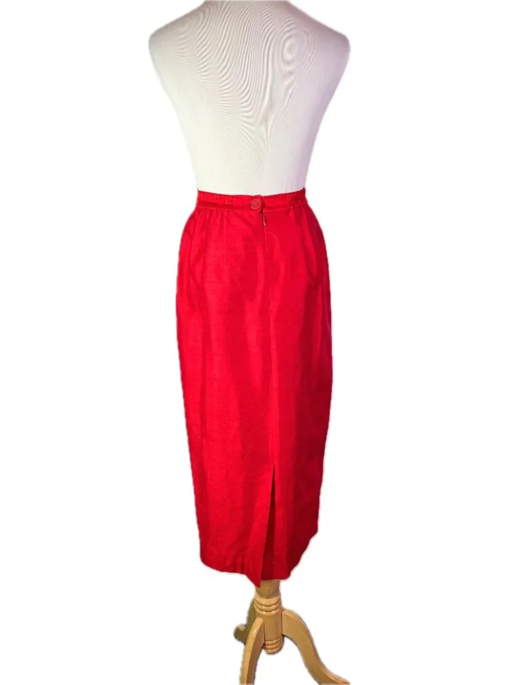 Vintage Lily & Taylor New York Size 4 Red Silk Straight Skirt Lined